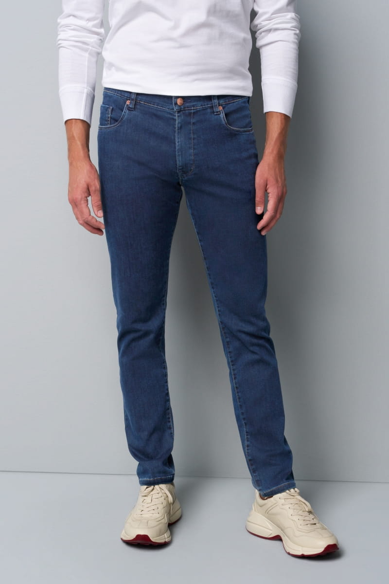 Meyer M5-6288 Slim Fit Denim Jeans - Organic Cotton Men's Jeans
Meyer M5-6288 slim fit jeans in soft organic cotton with multicolour stitching. Super-stretch fabric for maximum comfort. Climate neutral & fairly made in Europ…
$295.00 AUD