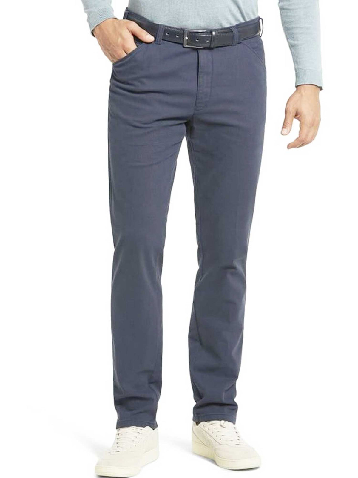 Meyer Chicago-5566-18  https://harrysformenswear.com.au/products/meyer-chicago-5566-18  Meyer Chicago Casual Trousers are the perfect fit Invisible comfort created by high-performance super-stretch fabrics. 97% Cotton 3% Elastane Made in Romania Two side pockets with rear jetted pockets Fob pocket with contrast trim Internal security pocket with zip Full-extension band with metal Clip + 2 buttons for a fi…