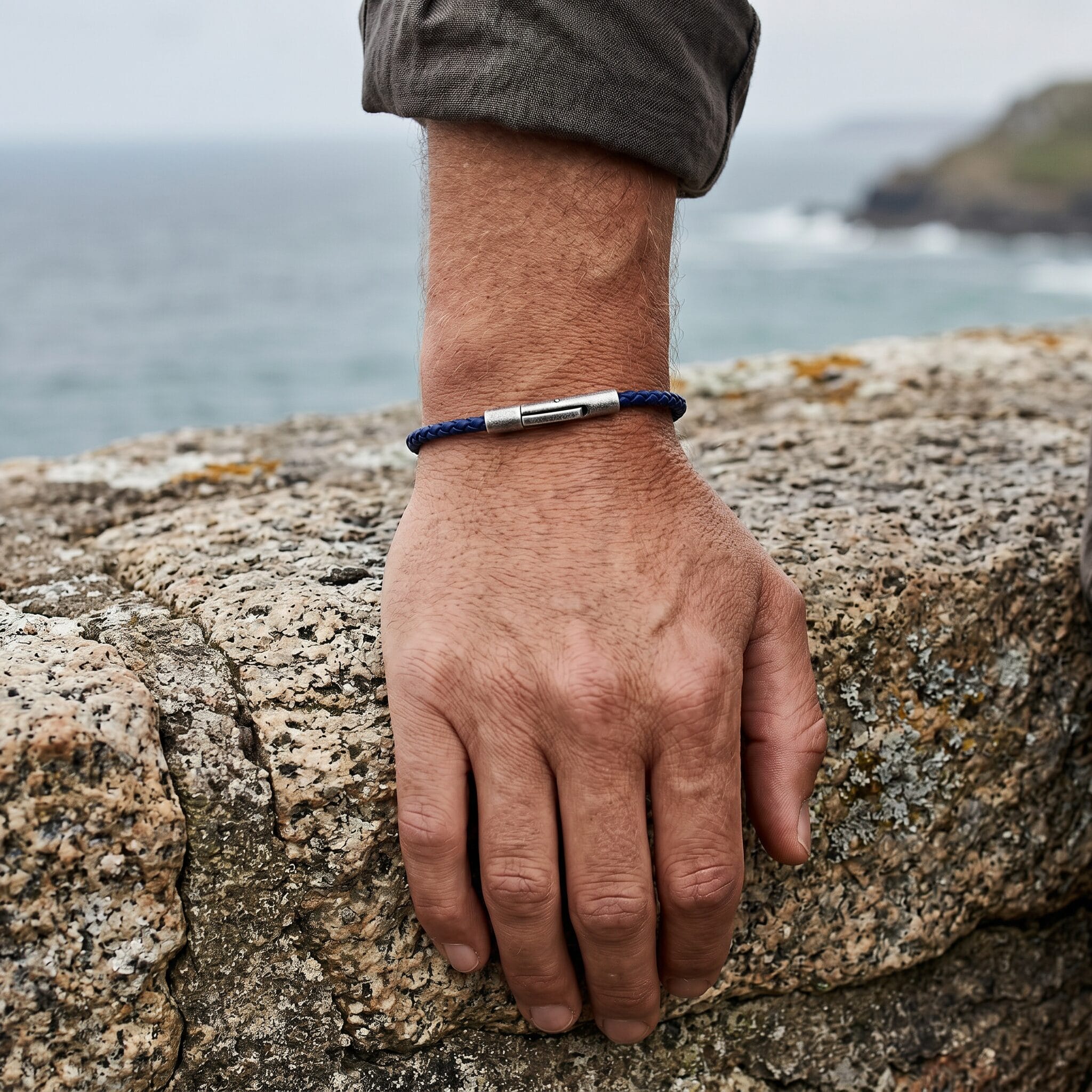 Cudworth MAGRO Leather 3mm with stainless steel clasp bracelet 21.5MM - OCEANO PROFONDO